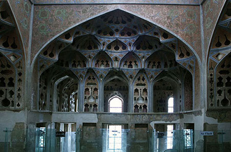 معماری کاخ عالی قاپو,داخل کاخ عالی قاپو