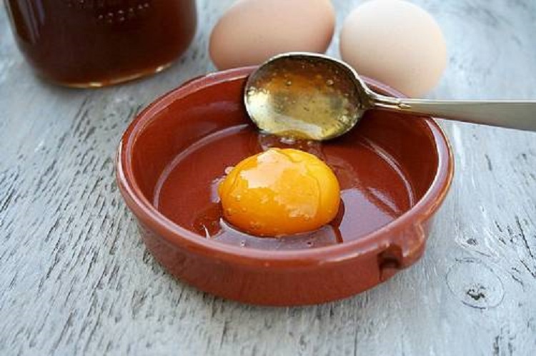 تشخیص عسل طبیعی با تخم مرغ چگونه میتوان عسل طبیعی را تشخیص داد؟
