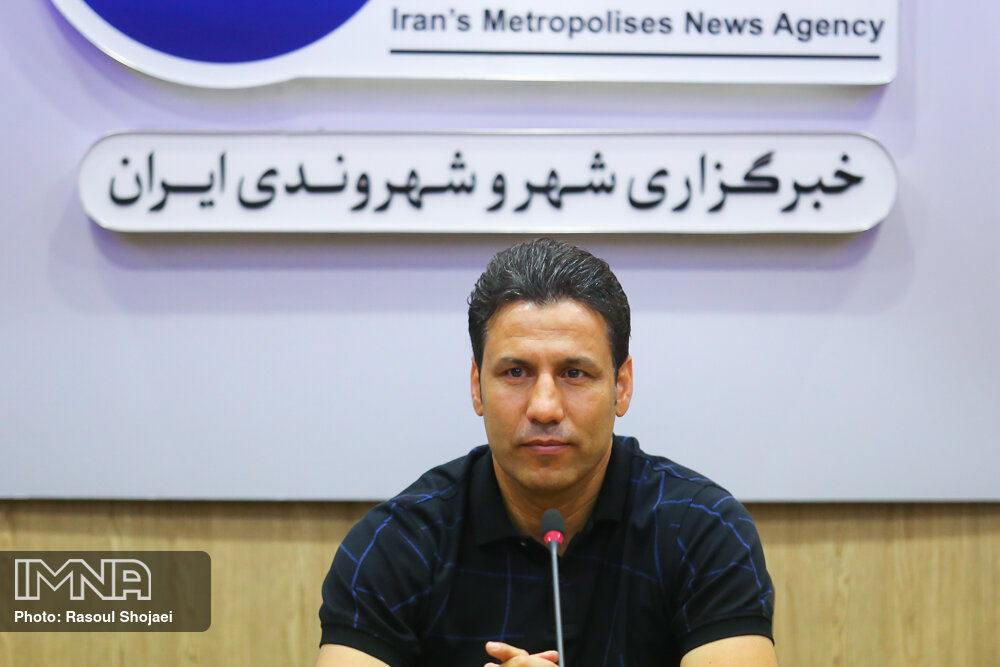 دیگر تیم‌ها باید نگران باشند که با ذوب آهن رقابت دارند!/ لازم بود تغییرات زیاد باشد