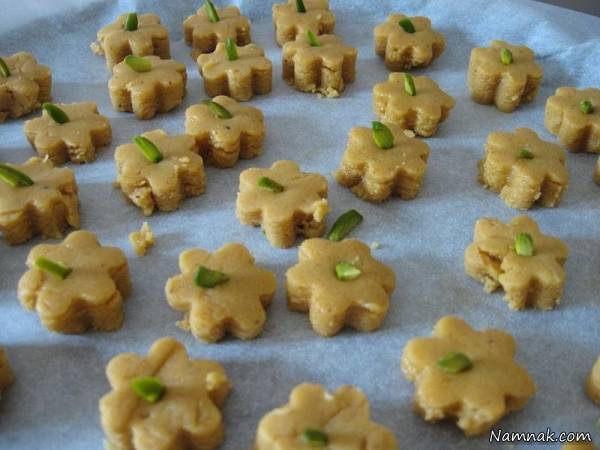 طرز تهیه شیرینی نخودچی بدون فر شیرینی نخودچی بدون فر