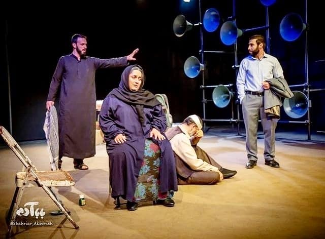 مهتاب محسنی و حمیدرضا محمدی بازیگران نمایش بابا آدم