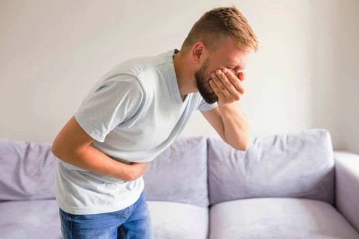 علائم قولنج شکم حالت تهوع و استفراغ