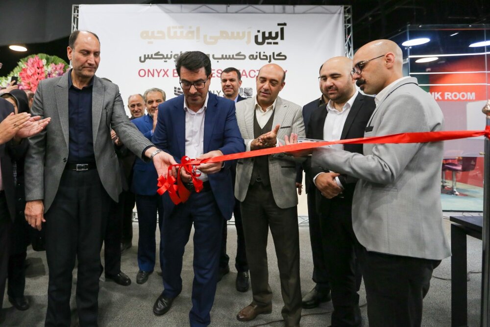سرمایه‌گذاری‌ها باید در کشور انجام شود