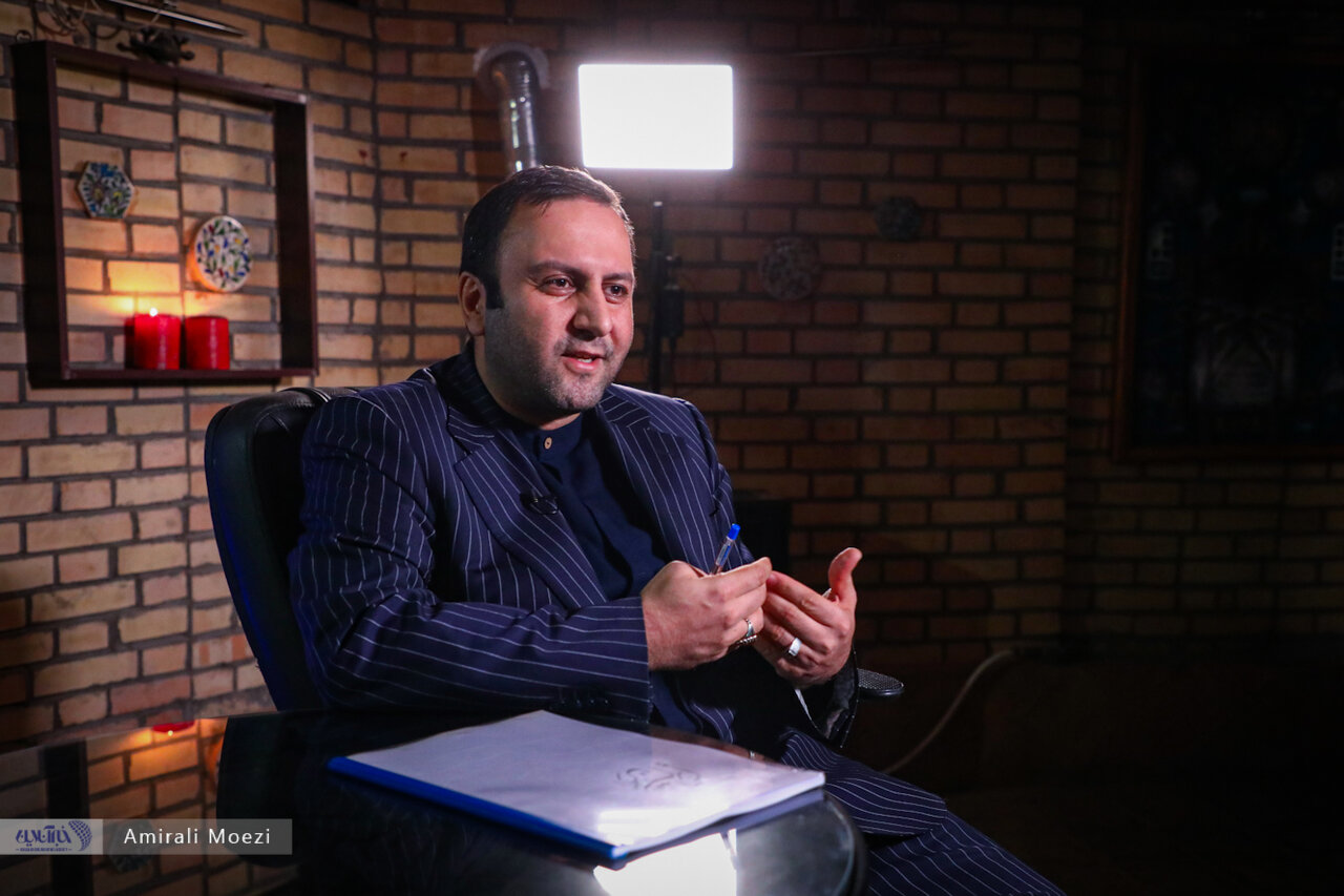 پیرهادی: قالیباف مخالف وزارت سعید محمد نبود /دولت مصوبات وادات خودرو را اجرا نکرد /قوای دیگر هم خودروی شاسی بلند گرفته بودند