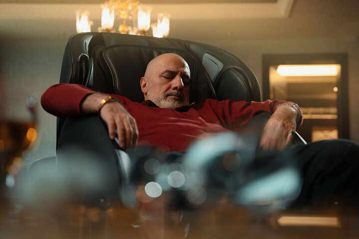 ماجرای ترور ناموفق حاج قاسم سلیمانی در کرمان ؛‌جاسازی ۵۰۰ کیلو مواد منفجره زیر حسینیه | «ترور» را ببینید