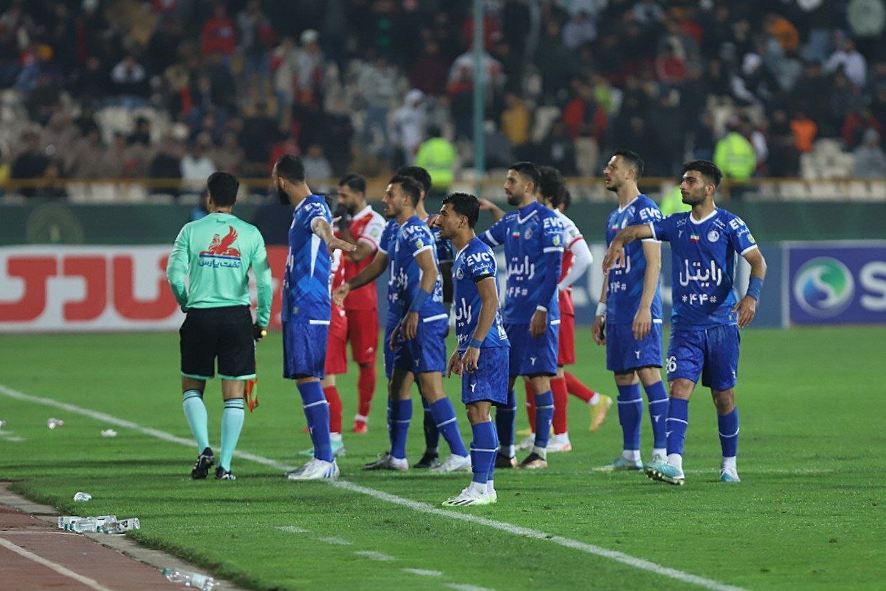 بعد از شکست در دربی تا ۱۲ شب در استادیوم ماندم!