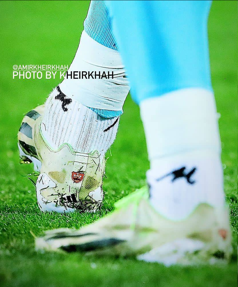 عکس| طرج جالب روی کفش های علیرضا بیرانوند