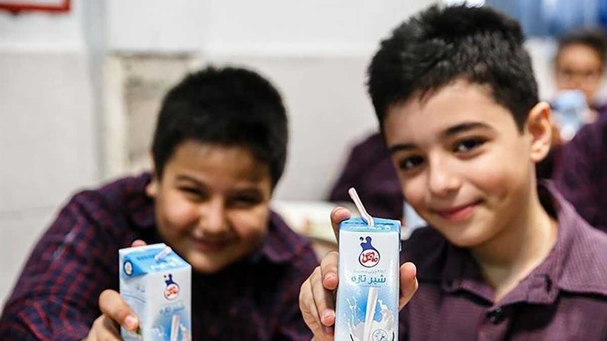 توزیع بیش از ۵ میلیون پاکت شیر در مدارس اصفهان؛ تعیین تکلیف ۹ میلیون سهمیه باقیمانده در هفته آتی