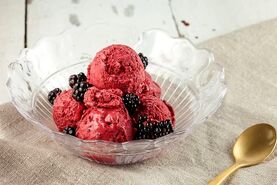 طرز تهیه بستنی شاتوت خانگی | با ثعلب و بدون ثعلب + فوت‌وفن خوشمزگی