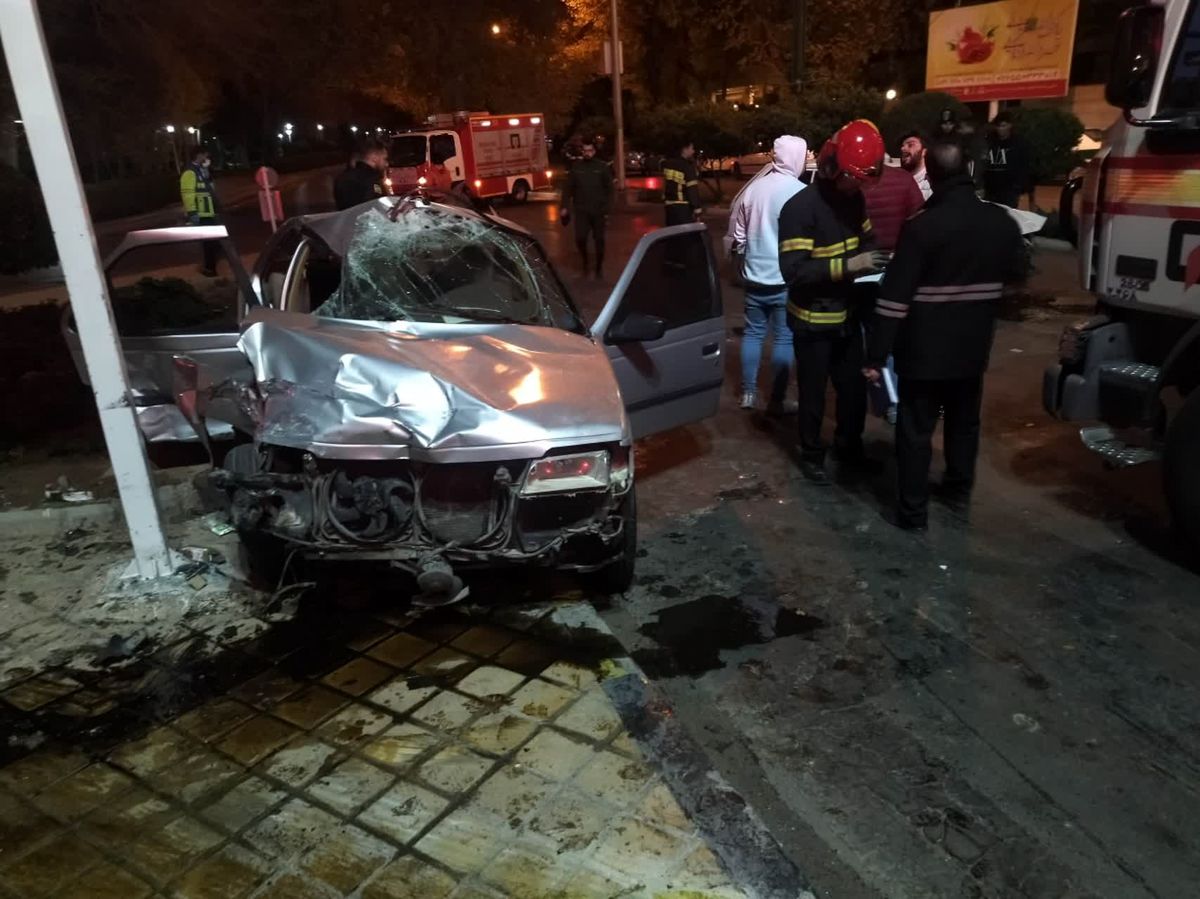 مرگ راننده پژو ۴۰۵ در تصادف خیابان فردوسی 