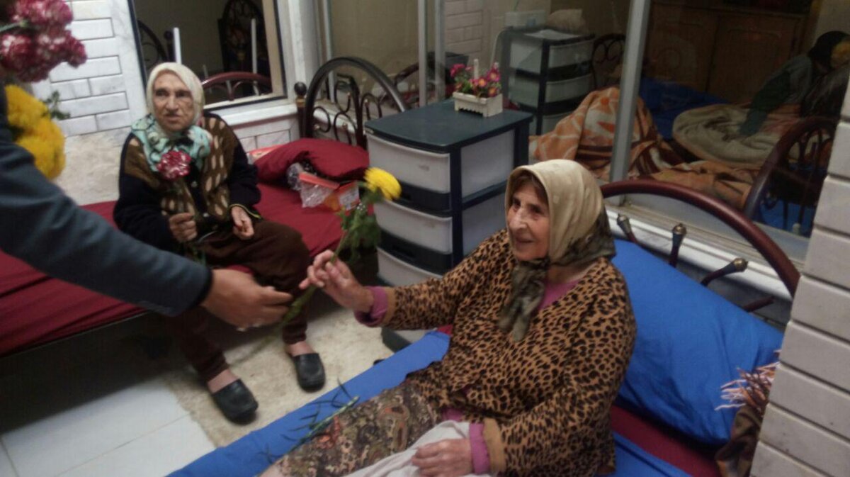 چهره حکمت و تجربه؛ وقتی سال‌ها گنجینه می‌شوند