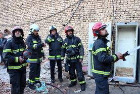 کارگاه تولید ام دی اف در کردآباد طعمه شعله های آتش شد