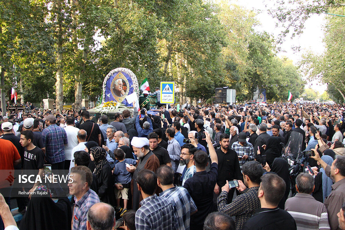 ازدحام و بینظمی در وداع با نگارگر جاودانه ایران