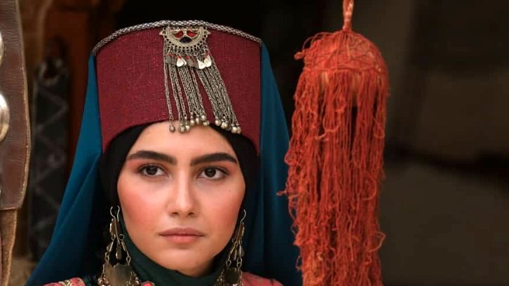 بیوگرافی مهرنوش حسینی بازیگر نقش دلارام در سریال مهیار عیار