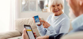  چگونه فناوری می‌تواند زندگی سالمندان را متحول کند؟