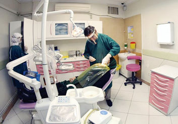 بازی با جان مردم در لابراتوارهای زیرزمینی دندان‌سازی