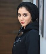 بیوگرافی مونا فرجاد از بازیگری تا شهرت با ناگفته های زندگی وی با عکس