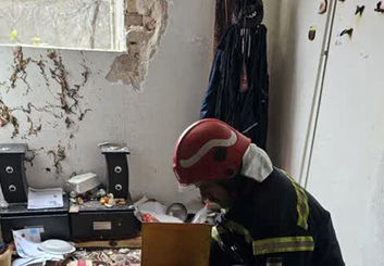 انفجار مهیب گاز در یک منزل مسکونی در نجف‌آباد؛ اعزام فوری اورژانس و انتقال ۲ مصدوم به بیمارستان