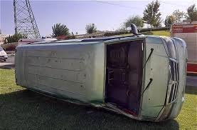 ۸ مصدوم بازمانده از واژگونی خودروی ون