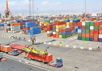 ۱۸۵ هزار تن کالا صادرات و واردات در جنگ تحمیلی از مبادی اصفهان انجام گرفت