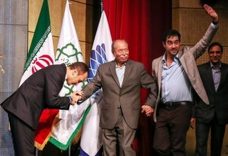 "علی نصیریان" بازیگر نمایش شهاب حسینی شد