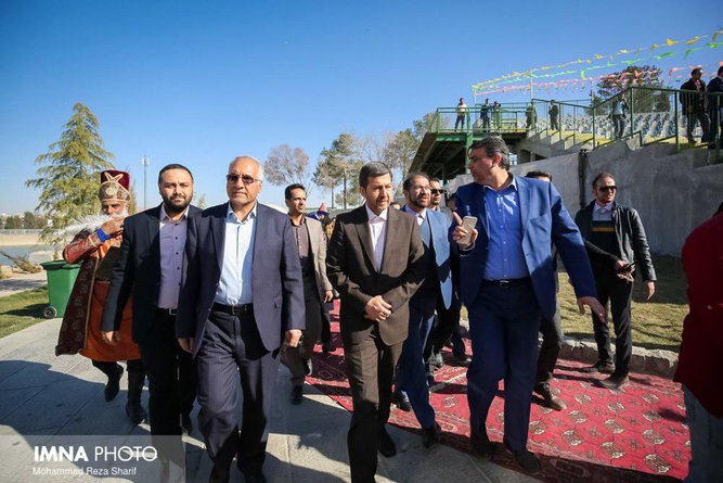 افتتاح پردیس هنر و قدرشناسی از یک خدمتگزار