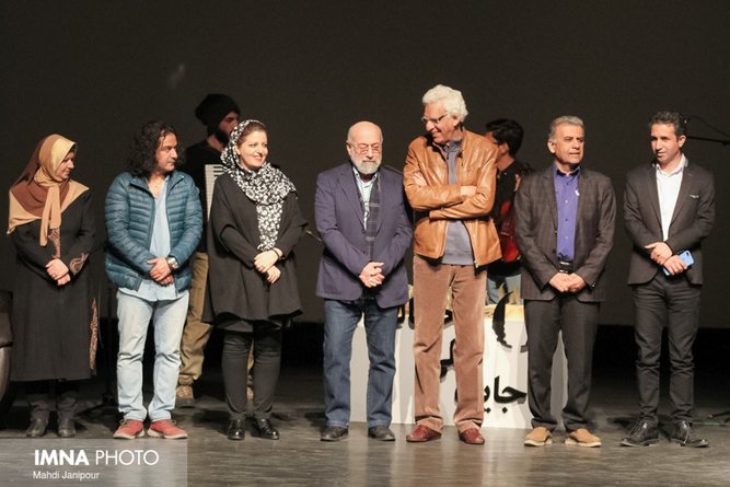 رودخانه و قصه مثل نان شب است برای اصفهان