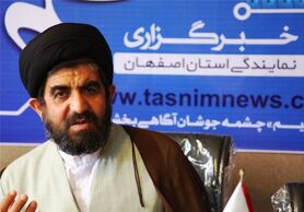 رئیس مجمع نمایندگان اصفهان دچار سانحه رانندگی شد