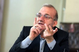 مردم با رأیشان با نظام بیعت می‌کنند