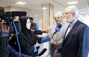 شرکت در انتخابات از تفکرات احمقانه دشمن جلوگیری می‌کند