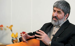 کسانی که مخالف آزادی بیان و حقوق شهروندی هستند، انقلابی نیستند