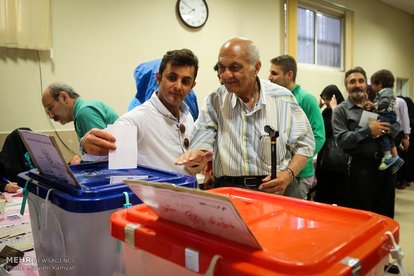 آرای روحانی و رئیسی در خوانسار مساوی شد