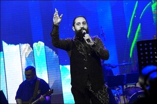صدای روزبه نعمت اللهی را در تالار رودکی بشنوید