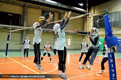 صادقی: تیم‌های لیگ برتری مردان در بخش بانوان باید تیمداری کنند