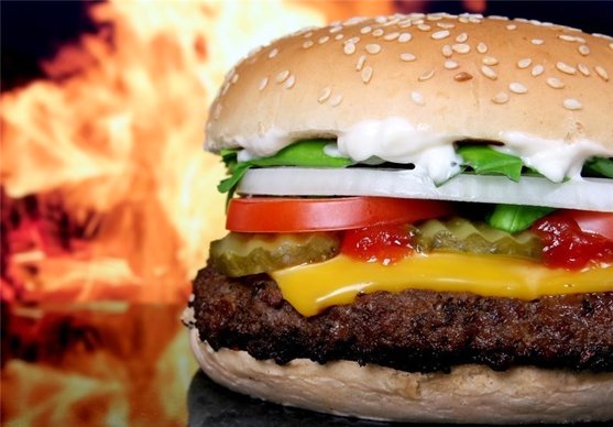 مضرات مصرف فست فودها ‌در وعده افطار