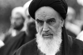 عمامه خمینی، عمامه رسول‌الله است و عمامه رسول‌الله، عمامه خمینی