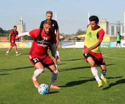 جشن فردی پیش از پایکوبی جمعی