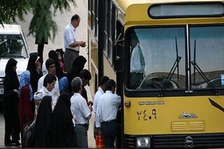 وقتی اتوبوس ها برای توقف در ایستگاه جا و مکان ندارند!