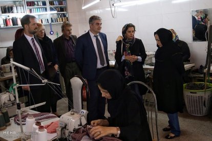 ۱۳ مغازه در مجتمع تجاری اداری ولی‌عصر کاشان سوخت