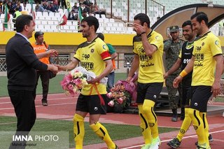 سه ملی‌پوش، دو خارجی و یک کاپیتان