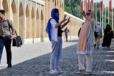 باید اعتماد توریست برای خرید جلب شود