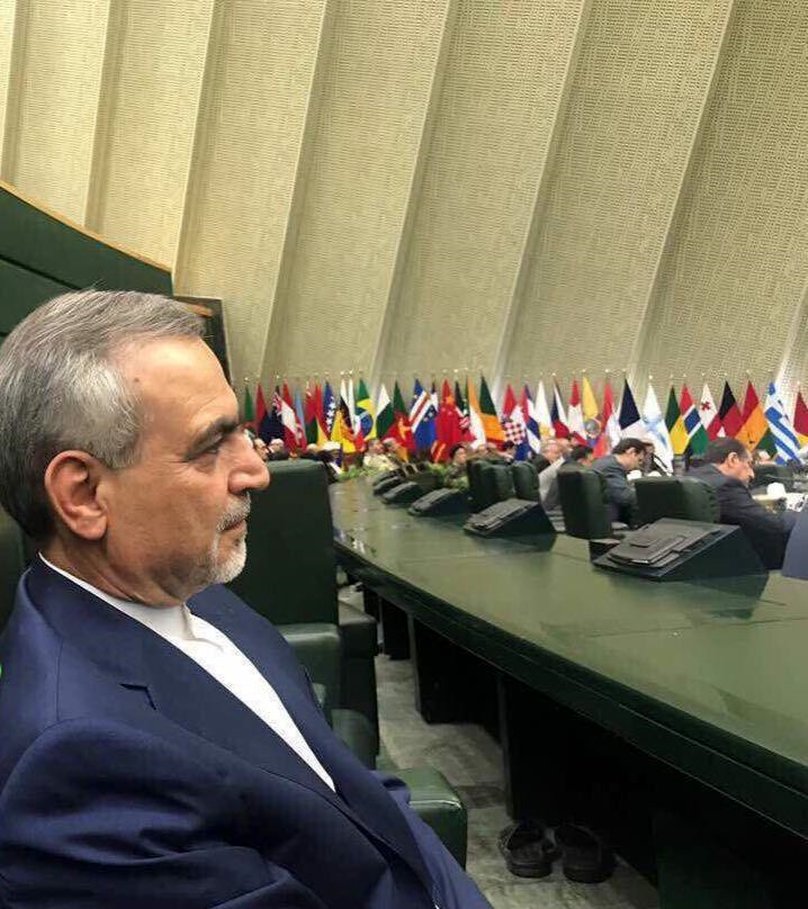 حضور حسین فریدون در مراسم تحلیف