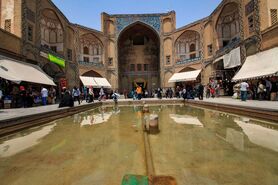 مقاوم سازی و مرمت بام سردر قیصریه آغاز شد