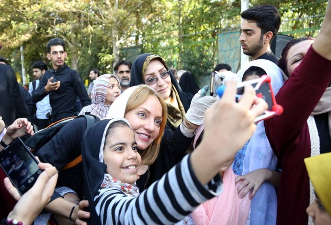 نقاشی مهناز افشار روی طولانی‌ترین تابلو