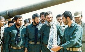 تصاویری از حضور رهبر انقلاب در جبهه‌