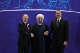 روحانی و پوتین دست در دست هم