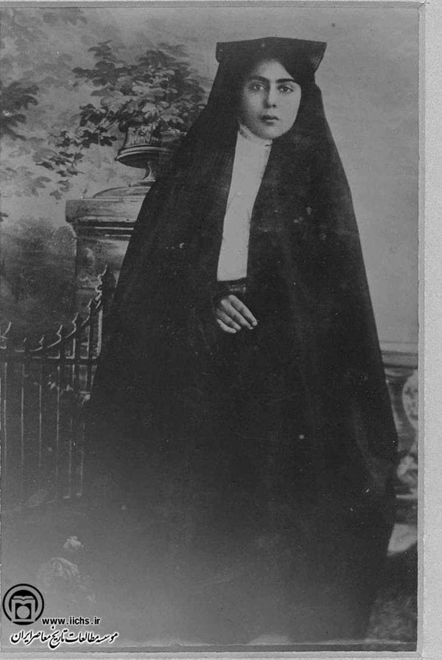 چادر ایرانی که در دوره قاجار رواج داشت