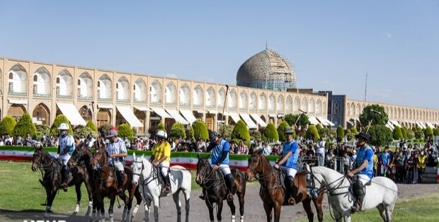 برگزاری مسابقه نمادین چوگان در میدان نقش‌جهان 
