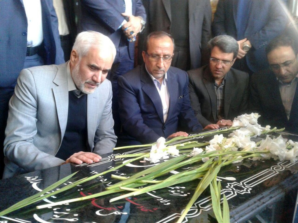 حضور استاندار اصفهان بر سر مزار شهید حججی