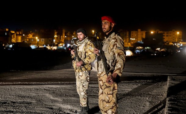 کمک‌رسانی ارتش به مردم زلزله‌زده